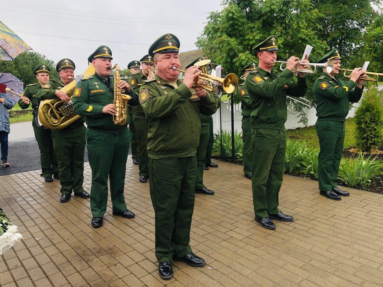 Памятник участнику преступного вторжения России в Украину Артёму Казанцеву